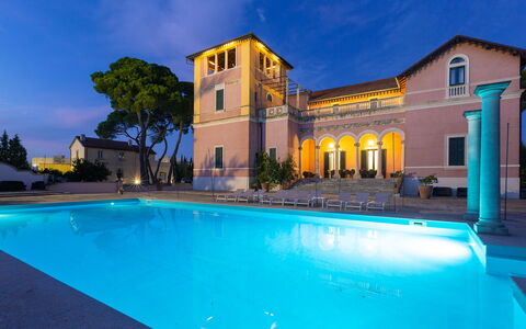 Villa Capozza 18+2: Landgoed, Toevlucht, Zwembad, Hacienda, Herenhuis, Villa, Hotel, Eco Hotel, Badplaats, Balkon