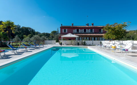 Cascina Marianna 12+4: Zwembad, Toevlucht, Landgoed, Buitenmeubels, Badplaats, Villa, Hotel, Hacienda, Thermae, Eco Hotel
