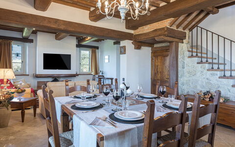 La Villetta di Dante 6: Meubilair, Muur, Interieur Ontwerp, Flooring, Hout, Stoel, Tafel, Keuken En Eettafel, Eetkamer, Plafond