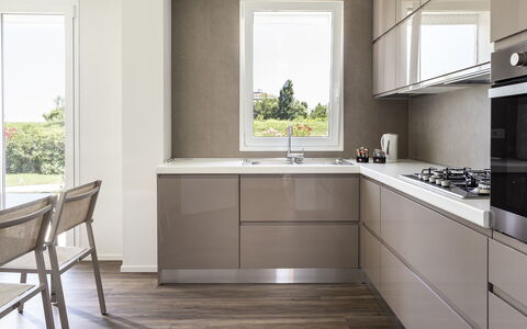 Portoverde Beach Villa 12: Keuken, Meubilair, Toestel Van De Keuken, Interieur Ontwerp, Major Appliance, Countertop, Cabinetry, Hout, Flooring, Huis