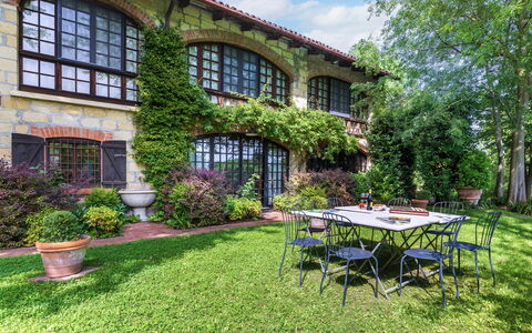 Il Roseto 10: Struik, Tuin, Landgoed, Werf, Schaduw, Gazon, Landscaping, Hacienda, Boerderij, Villa