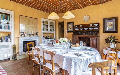 Il Roseto 10: Meubilair, Interieur Ontwerp, Stoel, Tafel, Hout, Flooring, Plafond, Keuken En Eettafel, Eetkamer, Verlichting