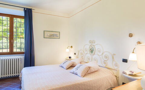 Poggio Medei 10: Meubilair, Interieur Ontwerp, Flooring, Verdieping, Kamer, Slaapkamer, Tafel, Huis, Bed, Plafond