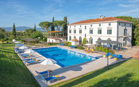 Villa Croci 12: Zwembad, Landgoed, Villa, Badplaats, Toevlucht, Hotel