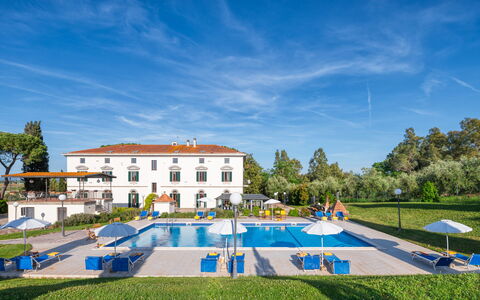 Villa Croci 12: Zwembad, Villa, Badplaats