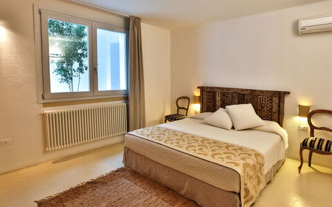 Villa Pajare Francesi 8+2: Bed, Meubilair, Slaapkamer, Interieur Ontwerp, Bedding, Muur, Laken, Hout, Verdieping, Flooring