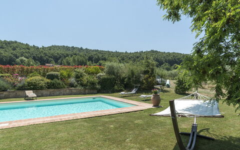 Casale al Doglio 6+1: Zwembad, Struik, Tuin, Landscaping, Eco Hotel, Toevlucht, Hacienda, Backyard, Schaduw, Bloempot