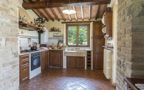 Casale al Doglio 6+1: Muur, Meubilair, Keuken, Interieur Ontwerp, Hout, Flooring, Countertop, Cabinetry, Huis, Verdieping