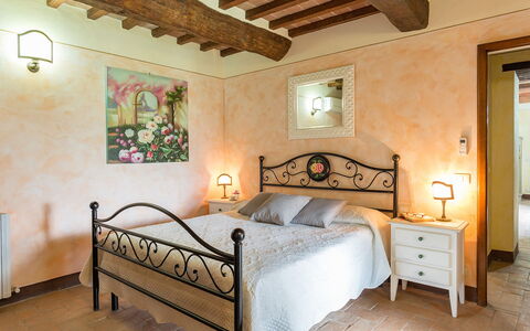 La Torretta 10: Meubilair, Interieur Ontwerp, Bed, Slaapkamer, Verdieping, Flooring, Kamer, Bed Frame, Bedding, Laken