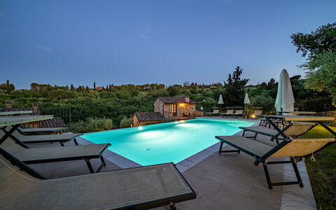 Il Casale di Manuele 12: Blauw, Zwembad, Eco Hotel, Toevlucht, Buitenmeubels, Landgoed, Schemer, Avond, Villa, Hacienda