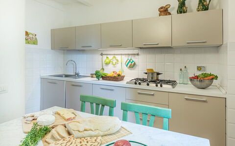 Casa Ciculino 8: Keuken, Toestel Van De Keuken, Major Appliance, Countertop, Interieur Ontwerp, Cabinetry, Meubilair, Gootsteen, Flooring, Huis