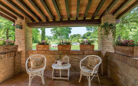 Il Molinaccio 14+2: Meubilair, Buitenmeubels, Tafel, Steen, Stoel, Bloempot, Tuin, Kamerplant, Buitentafel, Plafond