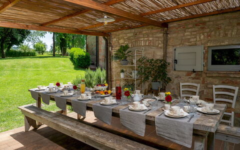Il Molinaccio 14+2: Meubilair, Tafel, Stoel, Keuken En Eettafel, Buitenmeubels, Buitentafel, Tafelkleed, Restaurant, Eetkamer, Voedsel