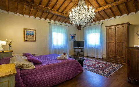 Le Querce dei Medici 12+2: Muur, Meubilair, Interieur Ontwerp, Slaapkamer, Bed, Plafond, Flooring, Verdieping, Verlichting, Linens