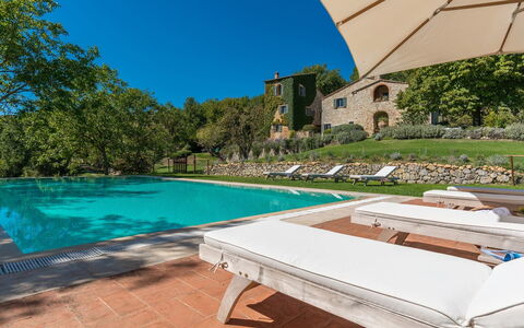 Monticchia 10: Zwembad, Landgoed, Tuin, Hacienda, Toevlucht, Herenhuis, Villa, Eco Hotel, Buitenmeubels, Landscaping
