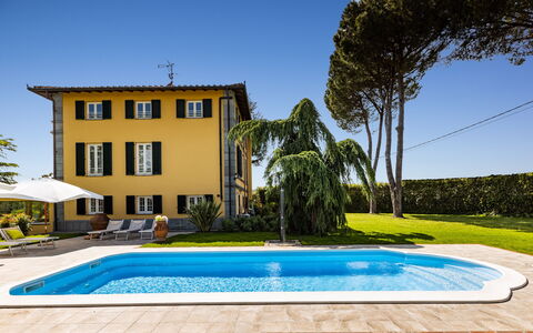 Villa Luigina 8: Blauw, Zwembad, Landgoed, Eco Hotel, Villa, Gazon, Toevlucht, Buitenmeubels, Hotel, Schaduw