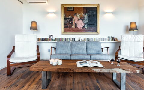 Podere Torre delle Sorgenti 4: Meubilair, Interieur Ontwerp, Flooring, Verdieping, Hout, Houten Vloer, Kamer, Huis, Tafel, Woonkamer