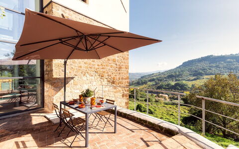 Podere Torre delle Sorgenti 4: Meubilair, Buitenmeubels, Paraplu, Stoel, Buitentafel, Schaduw, Balkon, Keuken En Eettafel, Bloempot, Eco Hotel