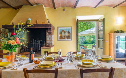 San Francesco 12: Meubilair, Tafel, Keuken En Eettafel, Stoel, Huis, Huis, Eetkamer, Interieur Ontwerp, Kamer, Toevlucht
