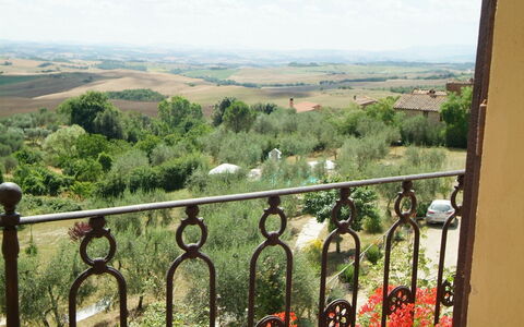 Villa Angelini 14+7: Balkon, Bloempot, Kamerplant, Buitenmeubels, Stoel, Hek, Backyard