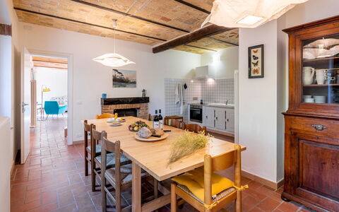 Cascina la Valle 10+2: Meubilair, Interieur Ontwerp, Flooring, Muur, Verdieping, Hout, Plafond, Kamer, Tafel, Eetkamer