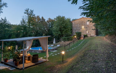 Ai Due Cuori 4: Meubilair, Backyard, Buitenmeubels, Tuin, Zwembad, Verblijf, Schaduw, Werf, Stoel, Landgoed