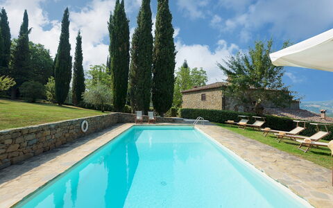 Crognole 6: Blauw, Zwembad, Landgoed, Landscaping, Hacienda, Binnenplaats, Villa, Evergreen, Waterpartij