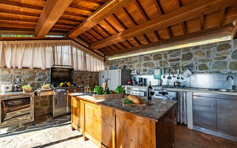 Antiche Pietre 10: Keuken, Huis, Countertop, Tegel, Toevlucht, Boerderij, Stoel, Stenen Muur, Natuurlijk Materiaal, Major Appliance