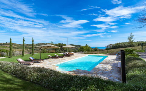 Borgo da Monte 8: Blauw, Land Lot, Landscaping, Tuin, Gang, Zwembad, Eco Hotel, Buitenmeubels, Plantage