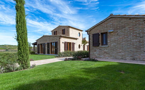 Borgo da Monte 8: Lucht, Muur, Facade, Architectuur, Huis, Land Lot, Huis, Steen, Landelijk Gebied, Landgoed