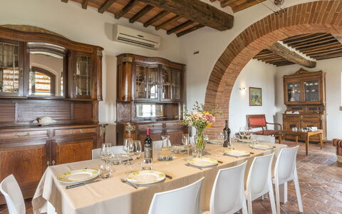 Bossoncina 8+1: Meubilair, Interieur Ontwerp, Tafel, Plafond, Stoel, Kamer, Flooring, Keuken En Eettafel, Verlichting, Eetkamer