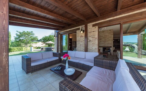 Casale Rosy 6+2: Hout, Meubilair, Flooring, Verdieping, Tafel, Stoel, Buitenmeubels, Huis, Veranda, Schaduw