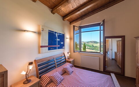 Casale Rosy 6+2: Interieur Ontwerp, Hout, Slaapkamer, Plafond, Bed, Meubilair, Kamer, Flooring, Verdieping, Huis