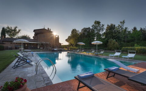 Casale dei Girasoli 14: Zwembad, Landgoed, Hacienda, Herenhuis, Toevlucht, Villa, Hotel, Badplaats, Eco Hotel