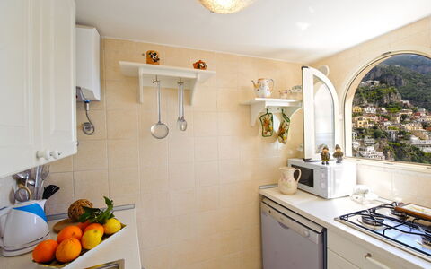 Casa Leonilde 4: Major Appliance, Toestel Van De Keuken, Keuken, Countertop, Interieur Ontwerp, Huishoudapparatuur, Cabinetry, Meubilair, Gootsteen, Kamer