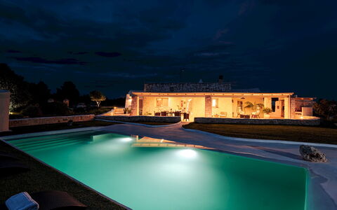 White Stone House 6+1: Blauw, Zwembad, Samengesteld Materiaal, Toevlucht, Waterpartij, Landgoed, Villa, Eco Hotel, Hotel, Thermae
