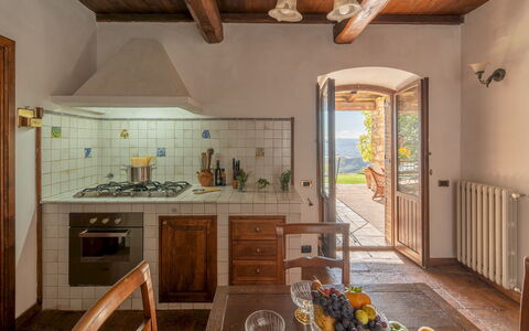 Vista del Lago 12: Muur, Flooring, Meubilair, Interieur Ontwerp, Huis, Deur, Stoel, Beits, Hardwood, Keuken
