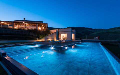 Dimora Montefiore 11: Blauw, Zwembad, Samengesteld Materiaal, Toevlucht, Waterpartij, Eco Hotel, Thermae, Badplaats, Villa, Schemer