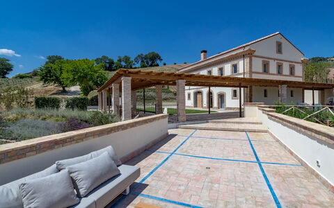 Dimora Montefiore 11: Landgoed, Villa, Hacienda, Balkon, Herenhuis, Boerderij, Binnenplaats