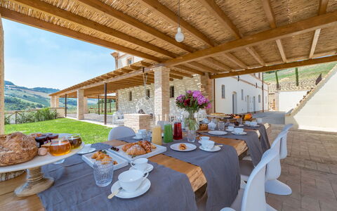 Dimora Montefiore 11: Meubilair, Stoel, Keuken En Eettafel, Eco Hotel, Toevlucht, Villa, Boerderij, Hotel, Zwembad