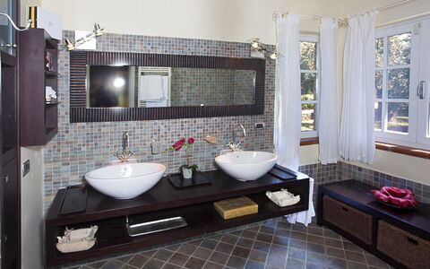 Virginia 8: Badkamer, Interieur Ontwerp, Wastafel In De Badkamer, Loodgieterswerkinrichting, Muur, Wastafel, Flooring, Countertop, Kraan, Spiegel