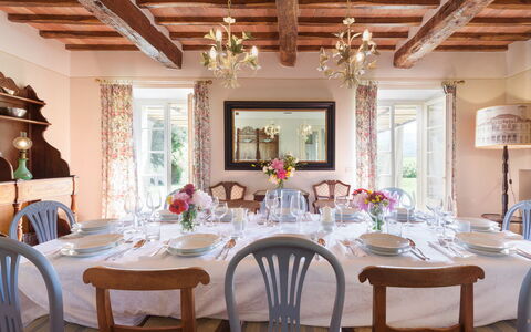 Podere Gragnano 12: Meubilair, Interieur Ontwerp, Tafel, Eetkamer, Stoel, Keuken En Eettafel, Huis, Tableware, Kamer, Plafond