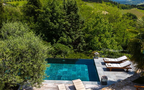 Il Castellaccio 8: Zwembad, Buitenmeubels, Toevlucht, Ligstoel, Eco Hotel, Vrije Tijd, Stoel, Paraplu, Landgoed, Villa