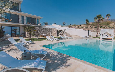 Villa Triscele 10: Blauw, Zwembad, Toevlucht, Landgoed, Villa, Herenhuis, Hotel, Hacienda, Eco Hotel