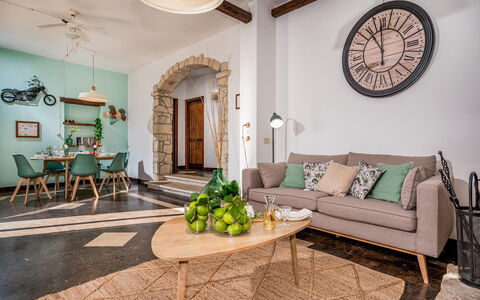 Il Giardino dei Limoni 8: Meubilair, Interieur Ontwerp, Flooring, Muur, Hout, Verdieping, Woonkamer, Bankstel, Kamer, Tafel