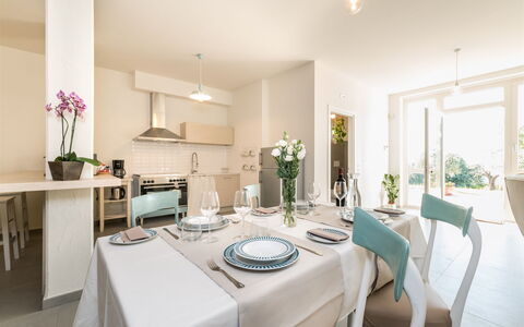 Casa di Eolo 8+2: Meubilair, Interieur Ontwerp, Flooring, Plafond, Stoel, Tafel, Keuken En Eettafel, Verdieping, Kamer, Eetkamer