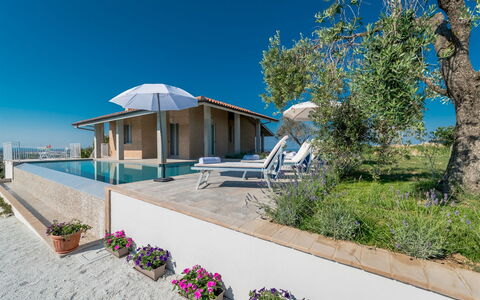 Casa di Eolo 8+2: Landgoed, Villa, Schaduw, Balkon, Zwembad, Eco Hotel, Toevlucht, Buitenmeubels, Outdoor Structuur, Paraplu
