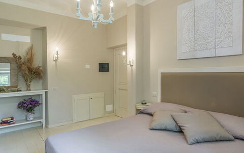 Villa la Corte 6: Meubilair, Interieur Ontwerp, Muur, Verdieping, Flooring, Hout, Kamer, Plafond, Bed, Slaapkamer