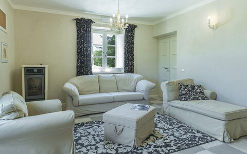 Villa la Corte 6: Meubilair, Interieur Ontwerp, Muur, Bankstel, Flooring, Verdieping, Woonkamer, Kamer, Plafond, Textiel