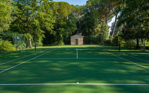 Tenuta di Pratello 24: Boom, Tennisbaan, Tennis, Racketsport, Schaduw, Gazon, Park